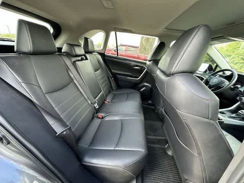 Used 2022 Toyota RAV4 XLE Premium AWD/4WD image 22