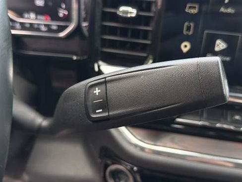 Used 2025 GMC Sierra 1500 SLT AWD/4WD image 29