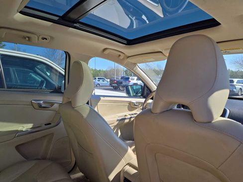 Used 2016 Volvo XC60 T5 Premier image 5