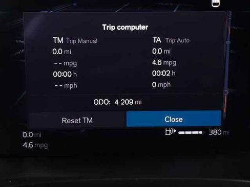 New 2025 Volvo XC60 B5 Plus w/ Protection Package Premier image 18