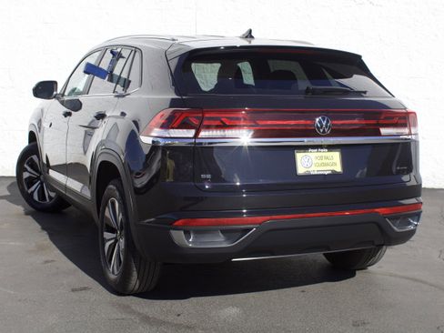 Used 2024 Volkswagen Atlas Cross Sport SE image 6