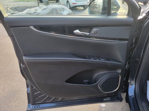 Certified 2022 Lincoln Nautilus AWD w/ Premium Package image 32