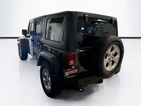 Used 2018 Jeep Wrangler Unlimited Sport w/ Connectivity Group AWD/4WD image 7