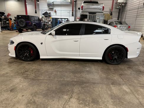 Used 2016 Dodge Charger SRT Hellcat w/ Harman/Kardon Audio Group RWD image 27