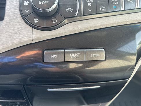 Used 2013 Toyota Sienna LE FWD image 6