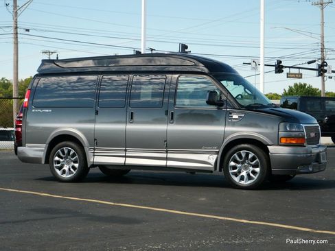 Used 2023 GMC Savana 2500 image 16