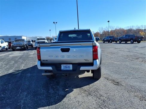 Used 2024 Toyota Tacoma TRD Sport image 16