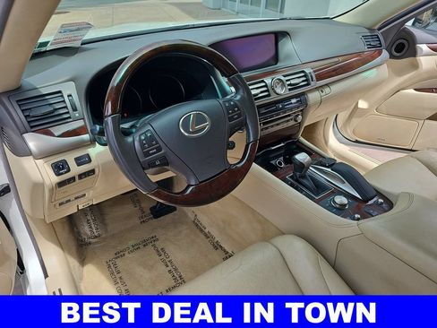 Used 2016 Lexus LS 460 w/ Comfort Package RWD image 16