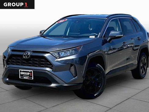 Used 2021 Toyota RAV4 LE FWD image 1