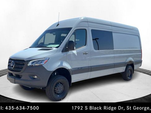 Used 2025 Mercedes-Benz Sprinter 2500 image 1