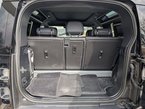 Used 2023 Land Rover Defender 90 V8 image 24