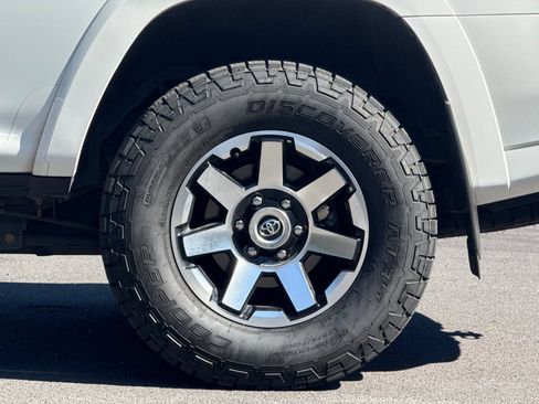 Used 2023 Toyota 4Runner TRD Off-Road AWD/4WD image 27