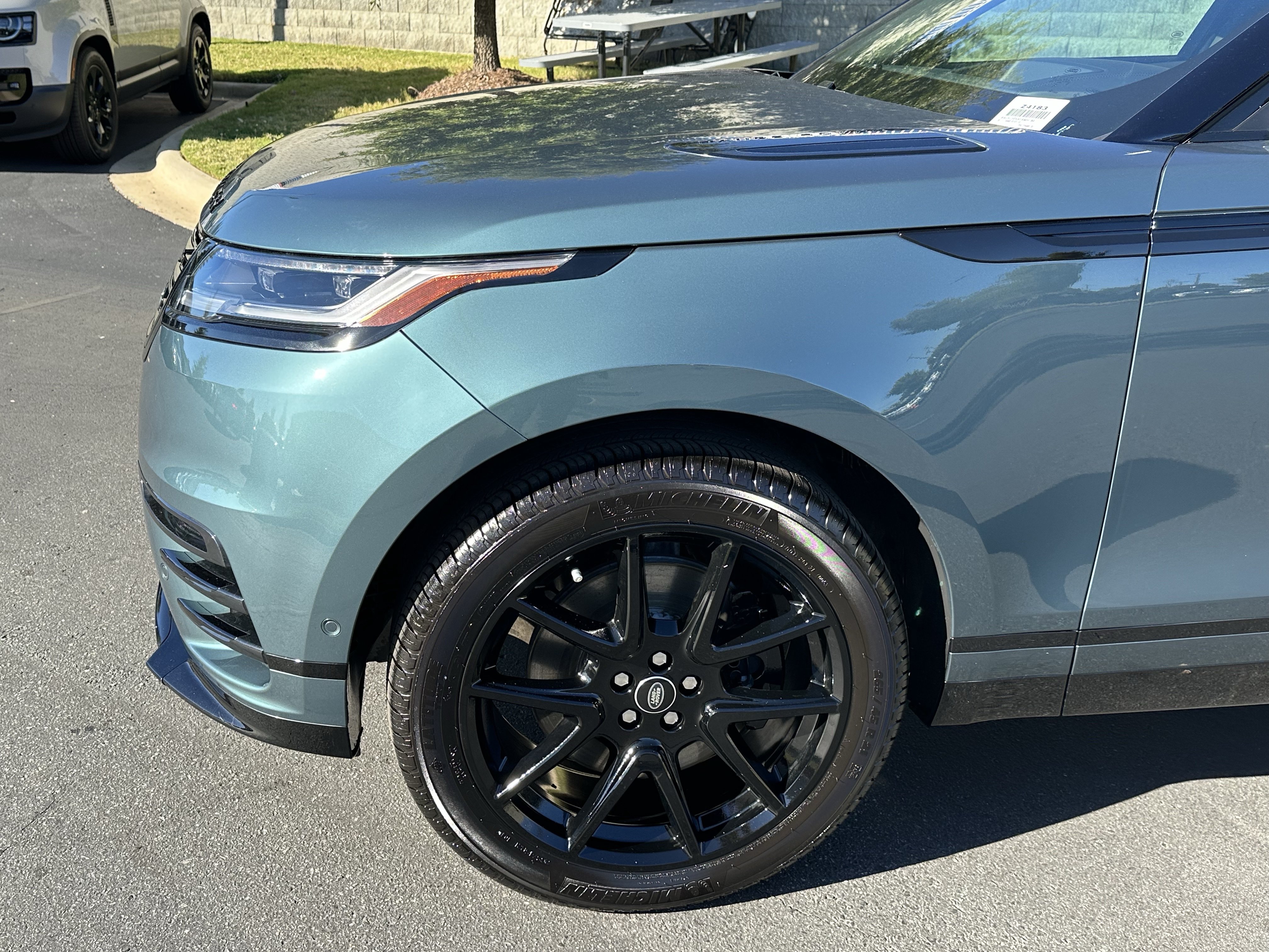 Certified 2026 Land Rover Range Rover Velar Dynamic SE AWD/4WD image 38