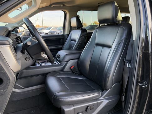 Used 2024 Ford Expedition XLT image 25