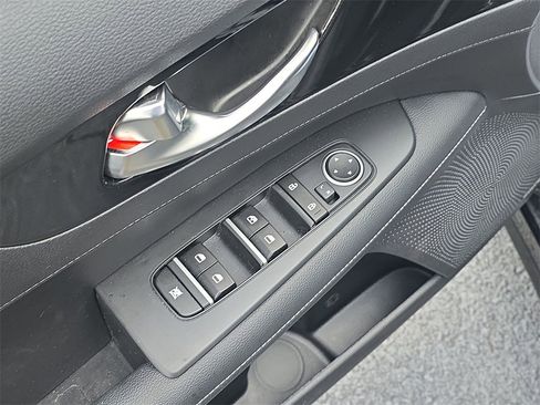 Used 2024 Kia Forte GT-Line w/ GT-Line Premium Package image 18