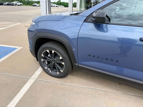 New 2026 Chevrolet Equinox RS w/ Convenience Package III FWD image 12