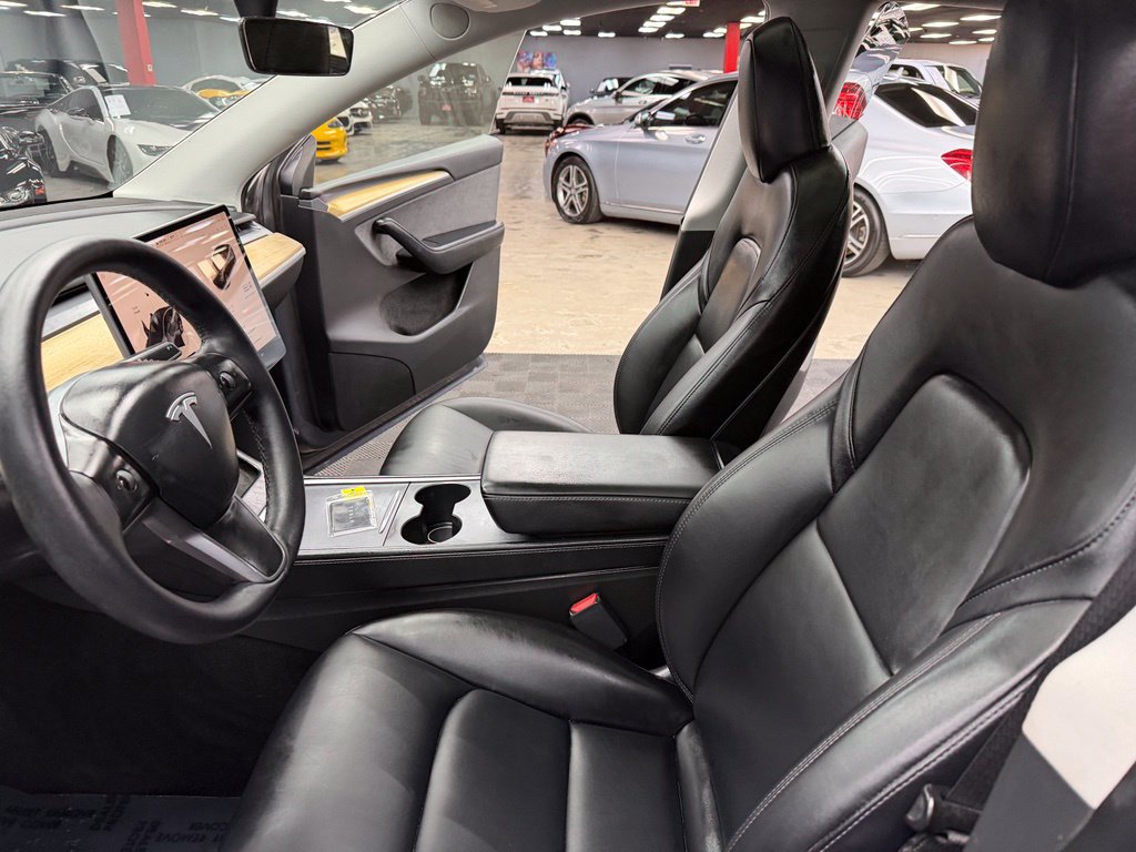 Used 2023 Tesla Model Y Long Range AWD/4WD image 30