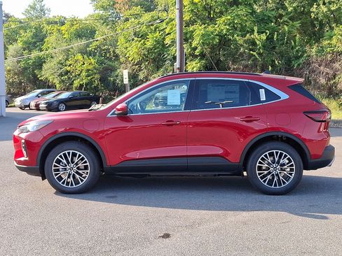 New 2025 Ford Escape SE w/ PHEV Premium Package FWD image 11