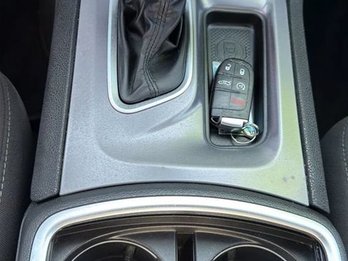 Used 2022 Dodge Charger SXT RWD image 22