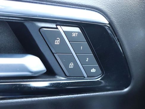 Used 2025 Chevrolet Tahoe LT AWD/4WD image 59