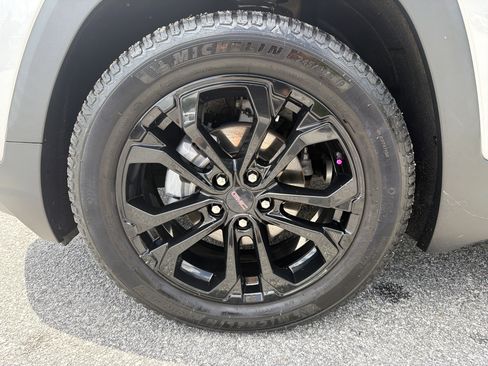 Used 2022 GMC Terrain SLE w/ Driver Convenience Package FWD image 12