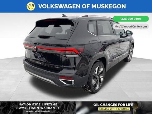 New 2026 Volkswagen Taos SE image 7