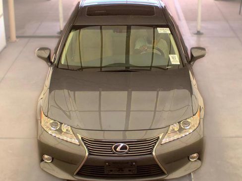 Used 2015 Lexus ES 350 w/ Premium Package FWD image 2