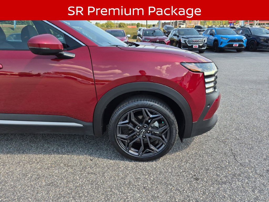 Used 2025 Nissan Kicks SR w/ SR Premium Package AWD/4WD image 11