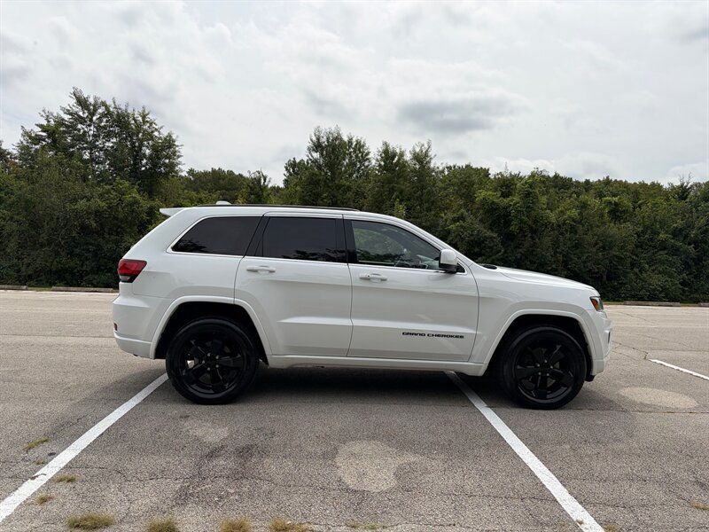 Used 2015 Jeep Grand Cherokee Altitude AWD/4WD image 6