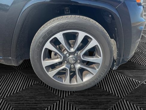 Used 2018 Jeep Grand Cherokee Overland image 14