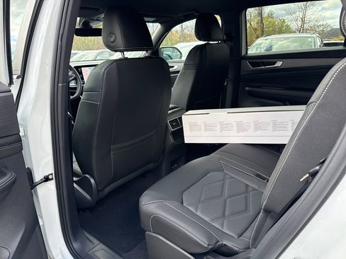 New 2026 Volkswagen Atlas Cross Sport SE image 13