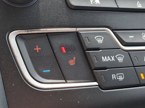 Used 2018 Ford Fusion SE w/ Equipment Group 201A FWD image 25
