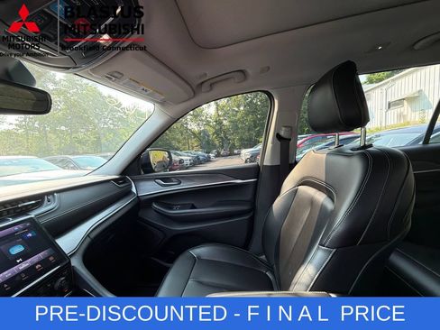 Used 2023 Jeep Grand Cherokee L Limited AWD/4WD image 30