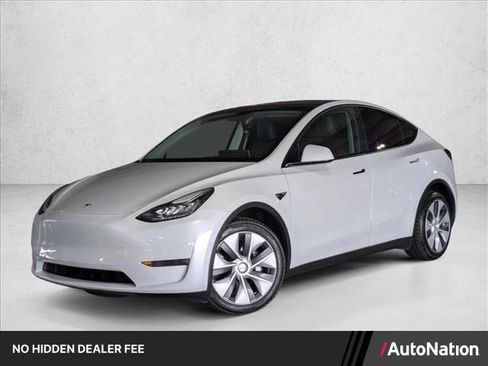 Used 2023 Tesla Model Y Long Range AWD/4WD image 1