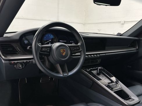 Used 2022 Porsche 911 Carrera RWD image 17