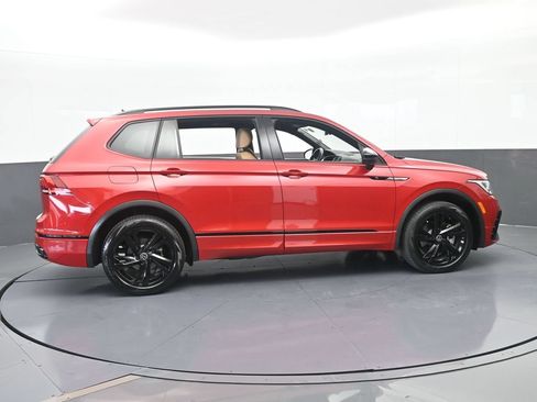 Used 2024 Volkswagen Tiguan SE R-Line FWD image 7