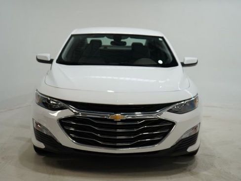Used 2022 Chevrolet Malibu LT image 3