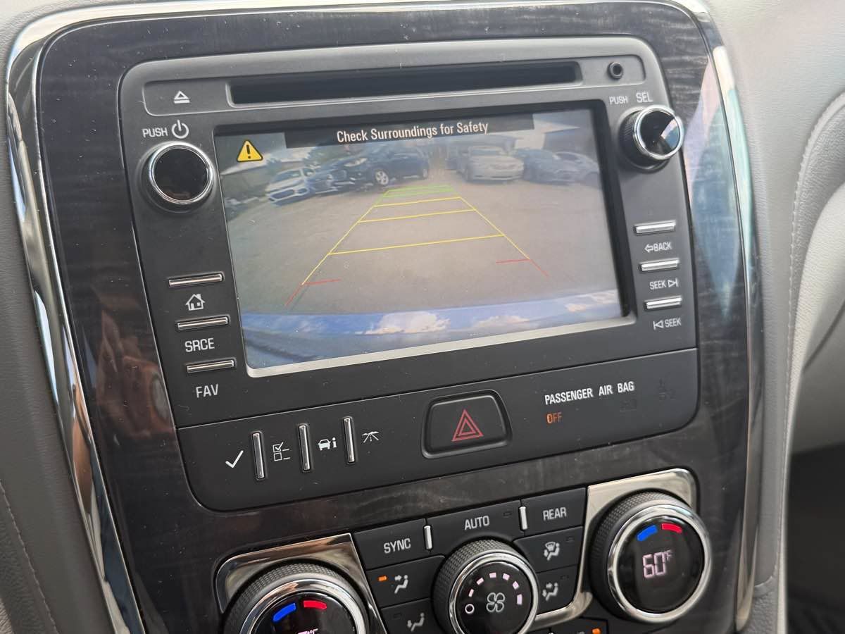 Used 2015 Buick Enclave Leather FWD image 18