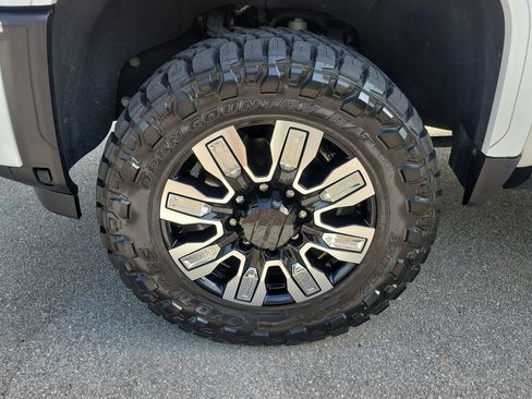 Certified 2024 GMC Sierra 2500 Denali w/ Denali Reserve Package AWD/4WD image 11