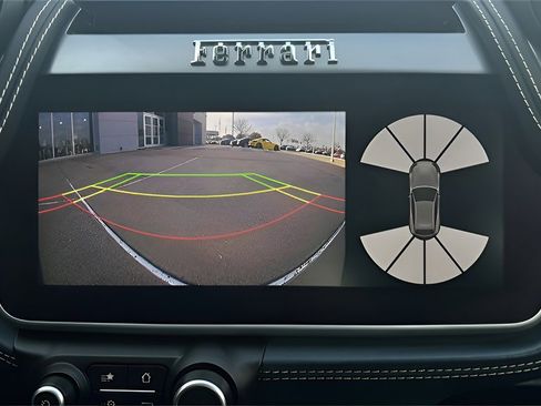 Used 2017 Ferrari GTC4Lusso image 22