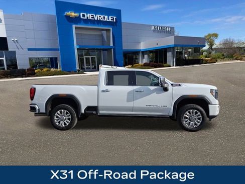 Used 2023 GMC Sierra 3500 Denali w/ Denali Ultimate Package image 10