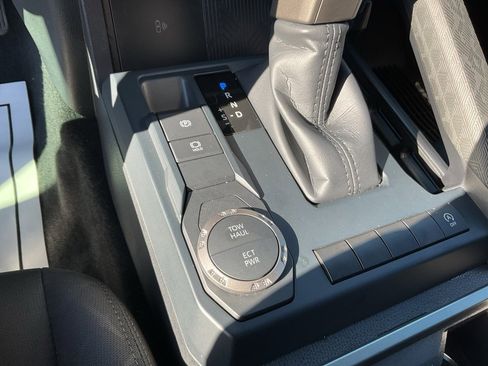 Used 2025 Toyota Tacoma SR5 image 10