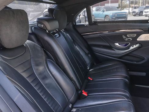 Used 2019 Mercedes-Benz S 560 Sedan image 29