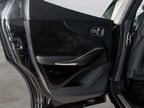 Used 2024 Aston Martin DBX image 37