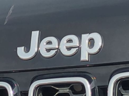 Certified 2020 Jeep Grand Cherokee Laredo image 11