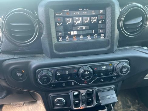 Used 2021 Jeep Wrangler Unlimited Sport AWD/4WD image 15