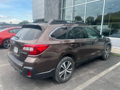Used 2019 Subaru Outback 2.5i Limited AWD/4WD image 7