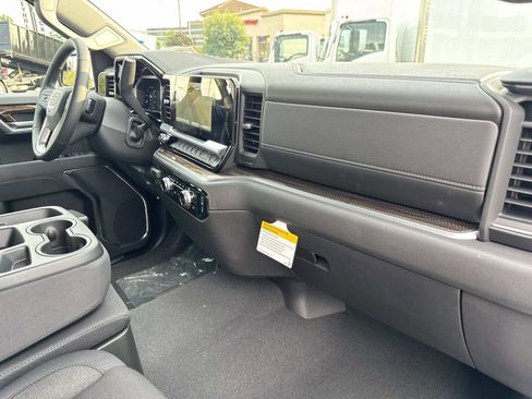 New 2026 GMC Sierra 1500 Elevation image 29