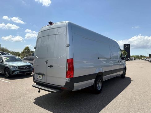 Used 2025 Mercedes-Benz Sprinter 3500 image 4