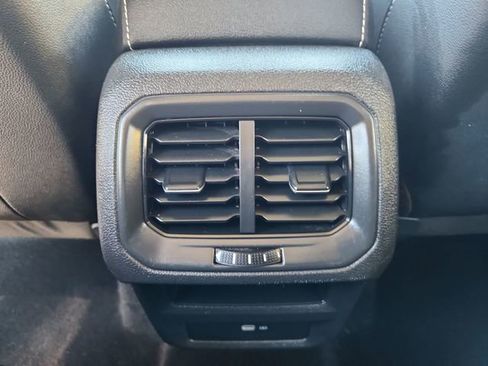 Used 2023 Volkswagen Taos SE image 20